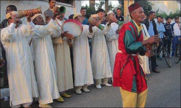 (الهيت) من أشهر رقصات الفن الشعبي المغربي...,