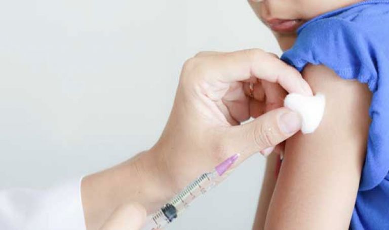  وزارة الصحة تستثني من اللقاح الحالات التالية...